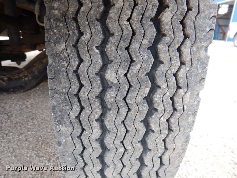 image for item KW9566 1992 Chevrolet Kodiak C5500  pumper fire truck