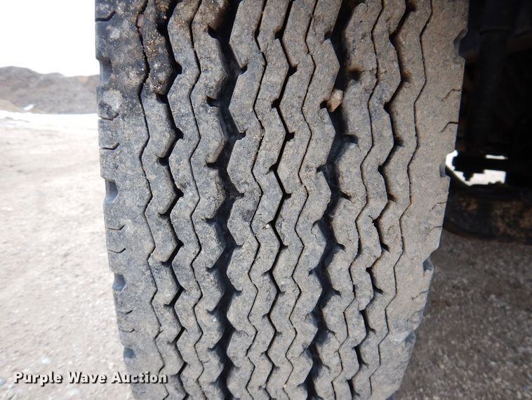 image for item KW9566 1992 Chevrolet Kodiak C5500  pumper fire truck