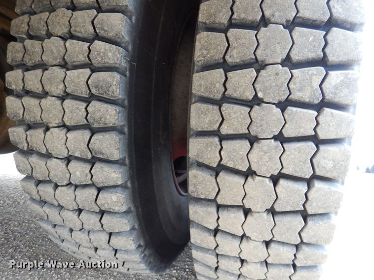 image for item KW9566 1992 Chevrolet Kodiak C5500  pumper fire truck