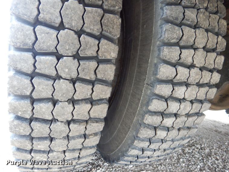 image for item KW9566 1992 Chevrolet Kodiak C5500  pumper fire truck