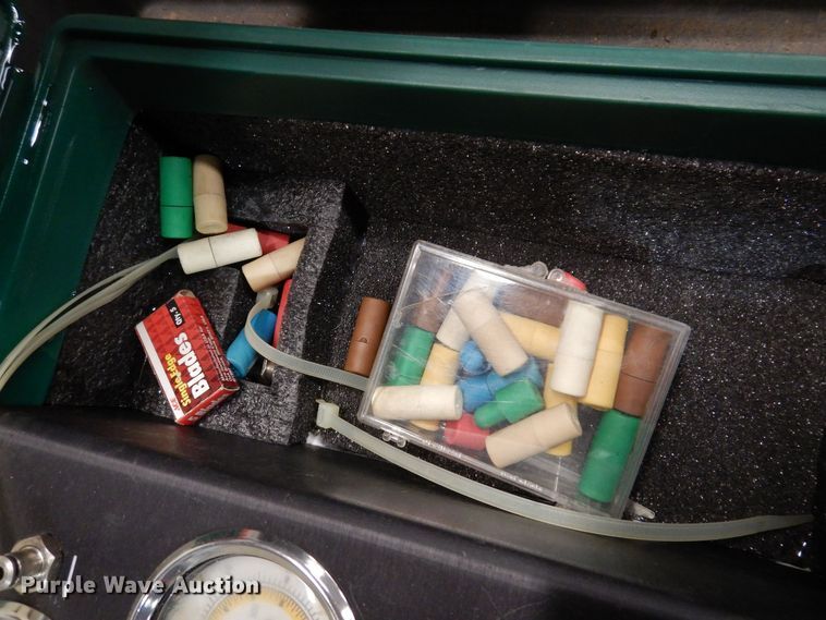 image for item KW9577 Caterpillar  engine pressure gauges