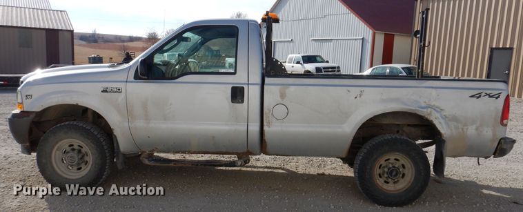 image for item KW9581 2003 Ford F250 Super Duty XL  pickup truck