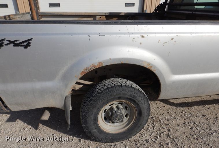 image for item KW9581 2003 Ford F250 Super Duty XL  pickup truck