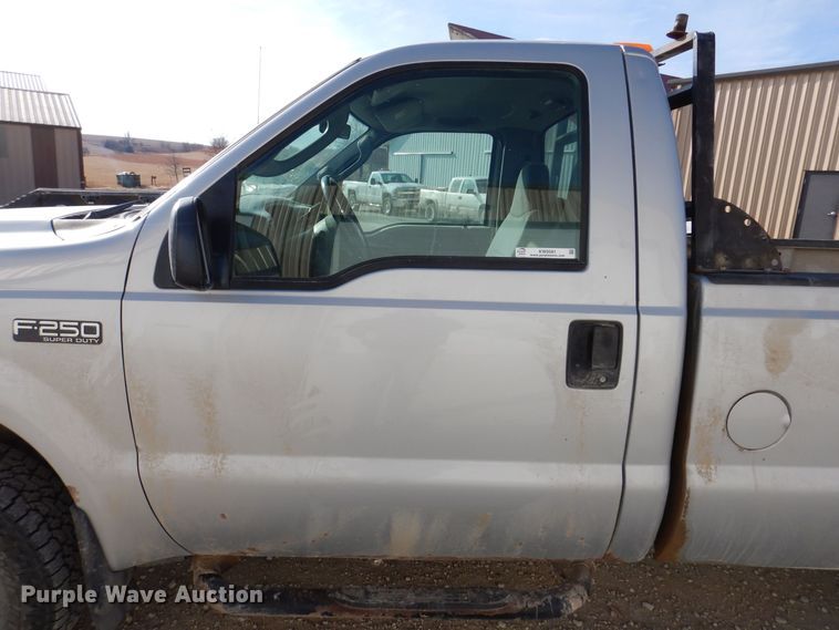 image for item KW9581 2003 Ford F250 Super Duty XL  pickup truck