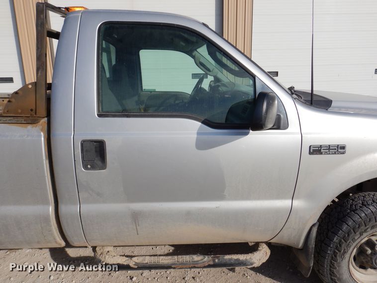 image for item KW9581 2003 Ford F250 Super Duty XL  pickup truck