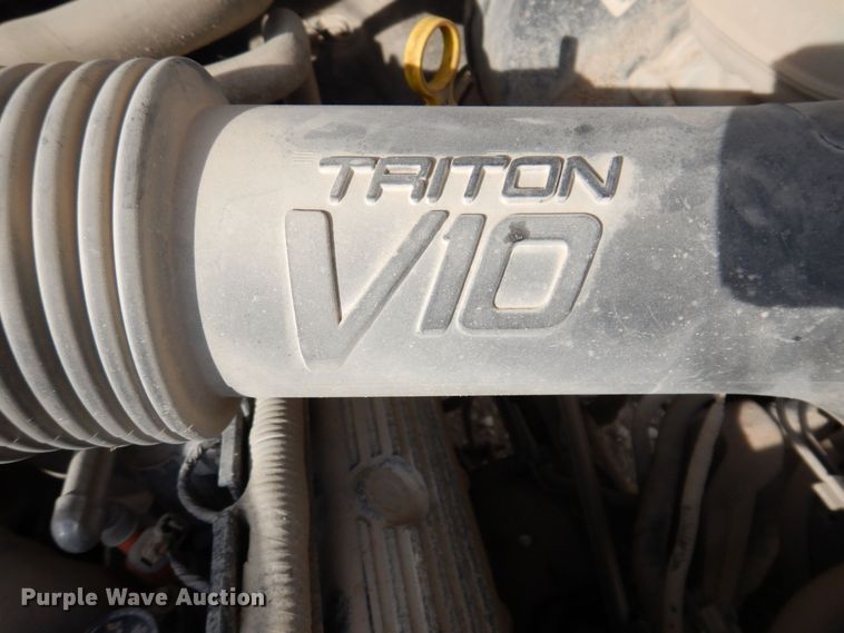 image for item KW9581 2003 Ford F250 Super Duty XL  pickup truck