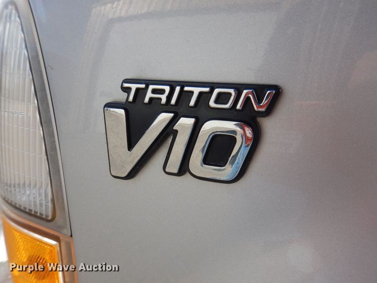 image for item KW9581 2003 Ford F250 Super Duty XL  pickup truck