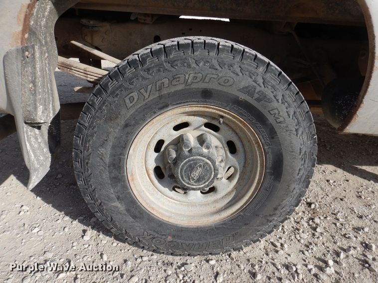 image for item KW9581 2003 Ford F250 Super Duty XL  pickup truck