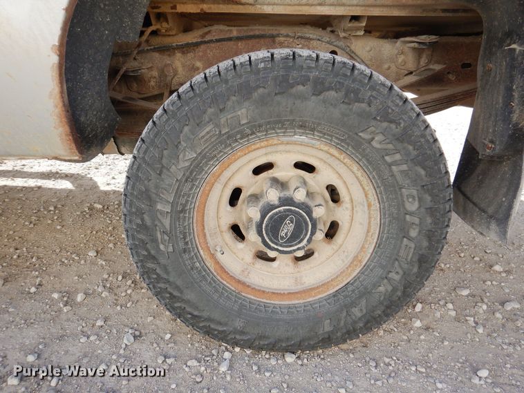 image for item KW9581 2003 Ford F250 Super Duty XL  pickup truck