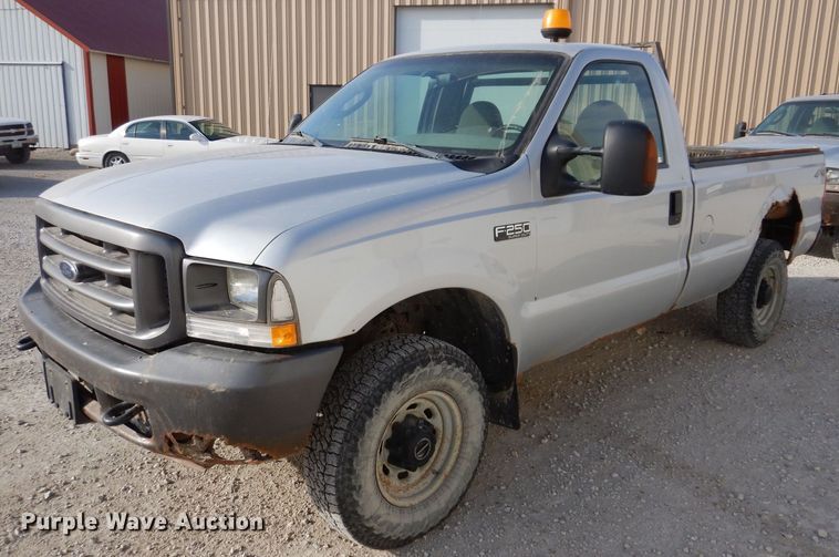 image for item KW9582 2004 Ford F250 Super Duty XL  pickup truck