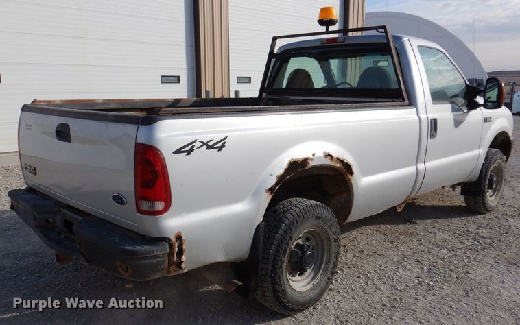 image for item KW9582 2004 Ford F250 Super Duty XL  pickup truck