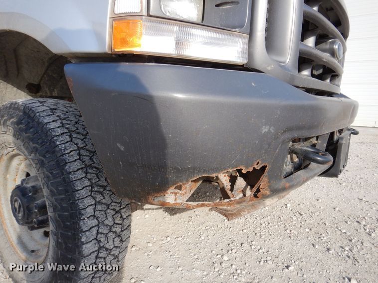 image for item KW9582 2004 Ford F250 Super Duty XL  pickup truck