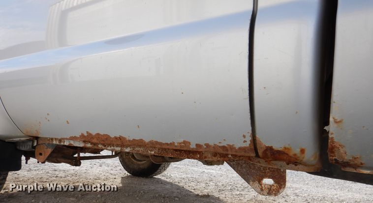 image for item KW9582 2004 Ford F250 Super Duty XL  pickup truck