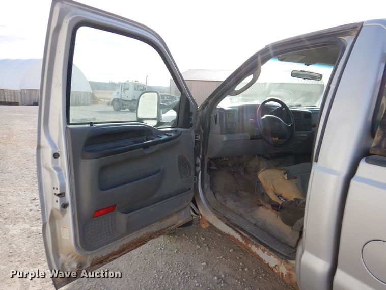 image for item KW9582 2004 Ford F250 Super Duty XL  pickup truck