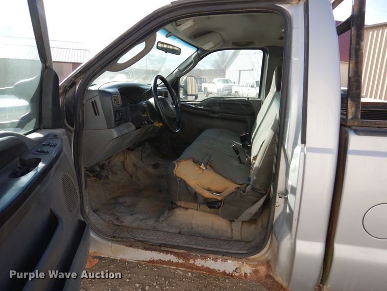 image for item KW9582 2004 Ford F250 Super Duty XL  pickup truck