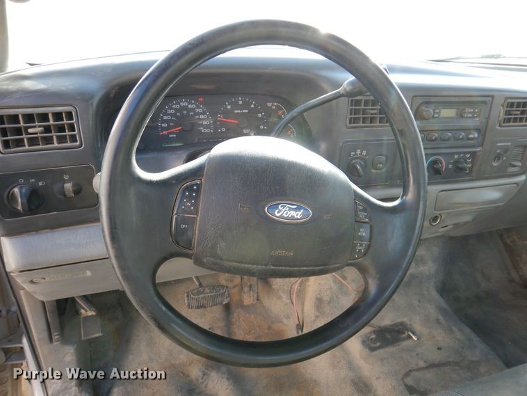 image for item KW9582 2004 Ford F250 Super Duty XL  pickup truck