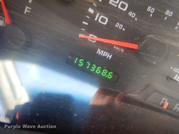 image for item KW9582 2004 Ford F250 Super Duty XL  pickup truck