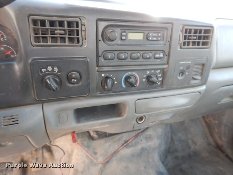 image for item KW9582 2004 Ford F250 Super Duty XL  pickup truck