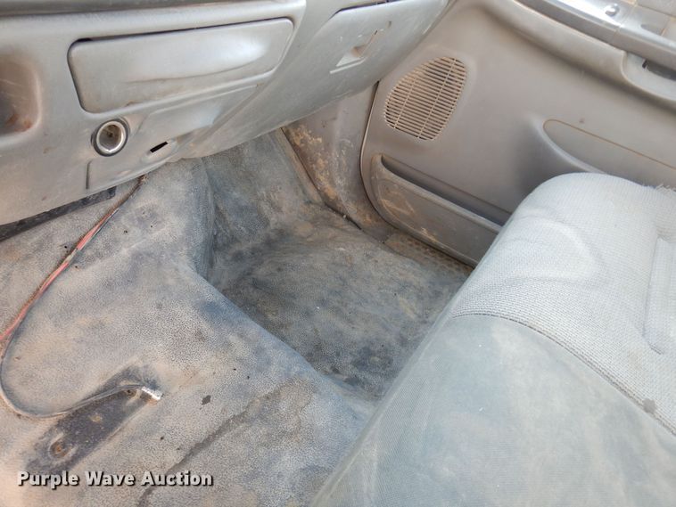 image for item KW9582 2004 Ford F250 Super Duty XL  pickup truck