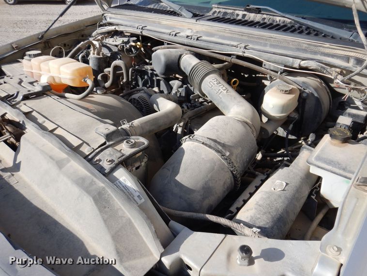 image for item KW9582 2004 Ford F250 Super Duty XL  pickup truck