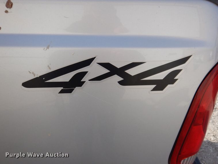 image for item KW9582 2004 Ford F250 Super Duty XL  pickup truck