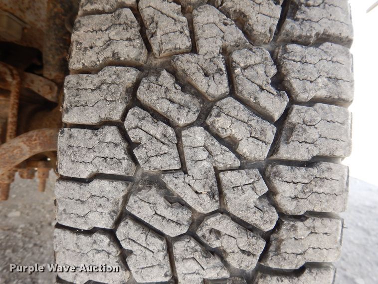 image for item KW9582 2004 Ford F250 Super Duty XL  pickup truck