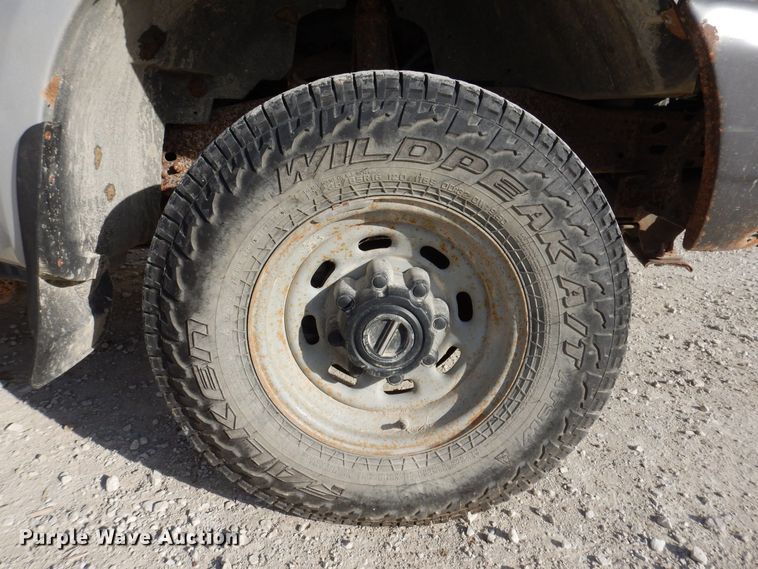 image for item KW9582 2004 Ford F250 Super Duty XL  pickup truck