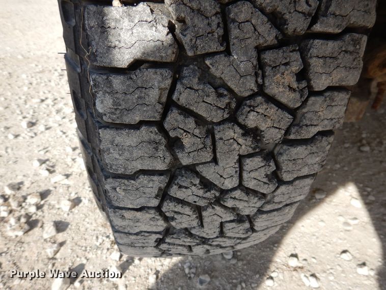 image for item KW9582 2004 Ford F250 Super Duty XL  pickup truck