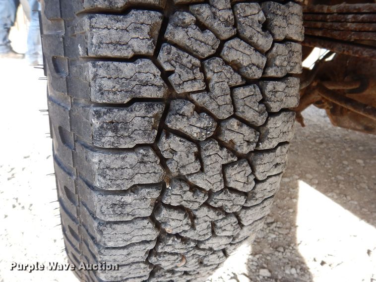 image for item KW9582 2004 Ford F250 Super Duty XL  pickup truck