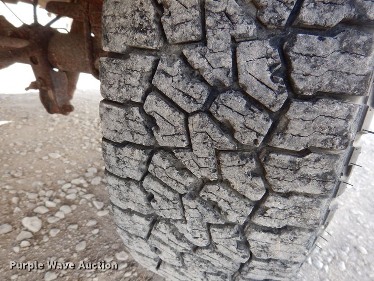 image for item KW9582 2004 Ford F250 Super Duty XL  pickup truck