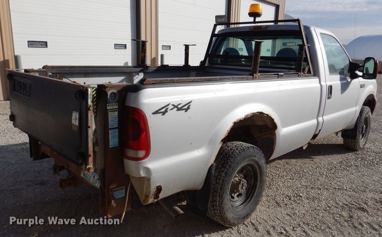 image for item KW9583 2004 Ford F250 Super Duty XL  pickup truck