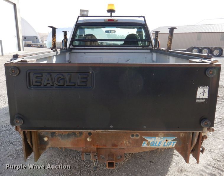 image for item KW9583 2004 Ford F250 Super Duty XL  pickup truck