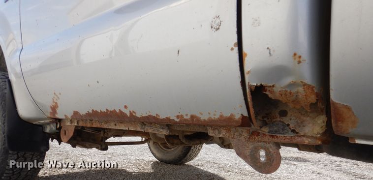 image for item KW9583 2004 Ford F250 Super Duty XL  pickup truck