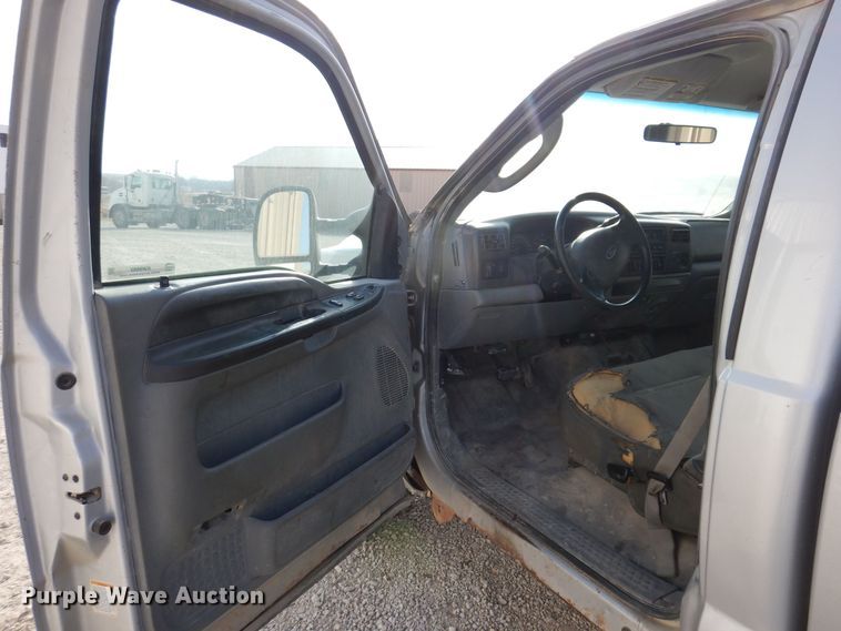 image for item KW9583 2004 Ford F250 Super Duty XL  pickup truck