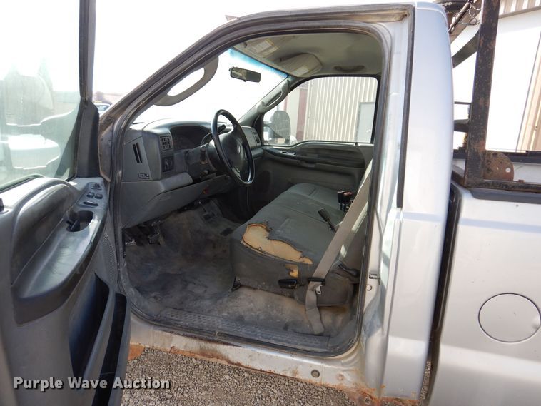 image for item KW9583 2004 Ford F250 Super Duty XL  pickup truck