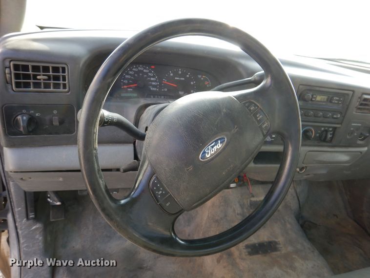 image for item KW9583 2004 Ford F250 Super Duty XL  pickup truck