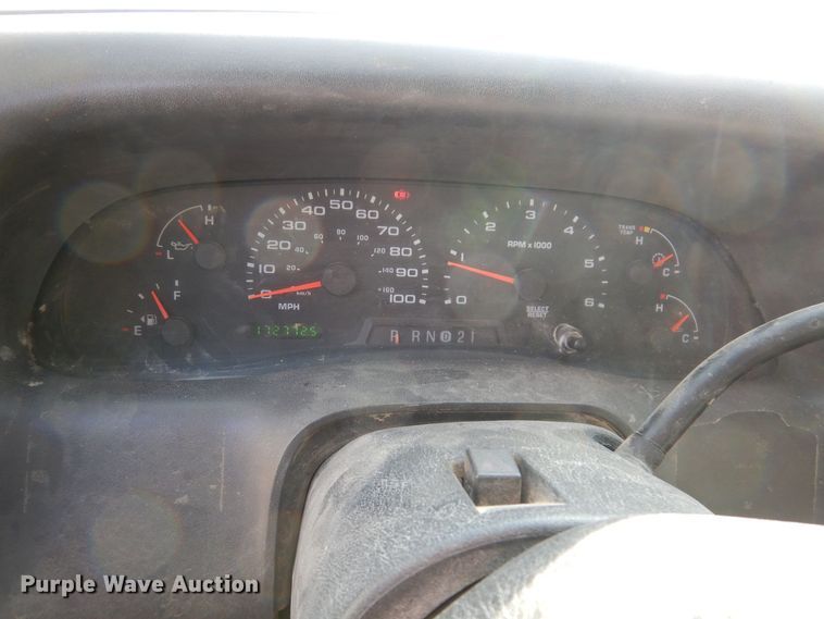 image for item KW9583 2004 Ford F250 Super Duty XL  pickup truck