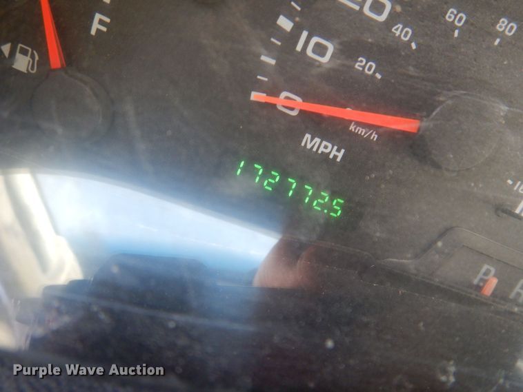 image for item KW9583 2004 Ford F250 Super Duty XL  pickup truck