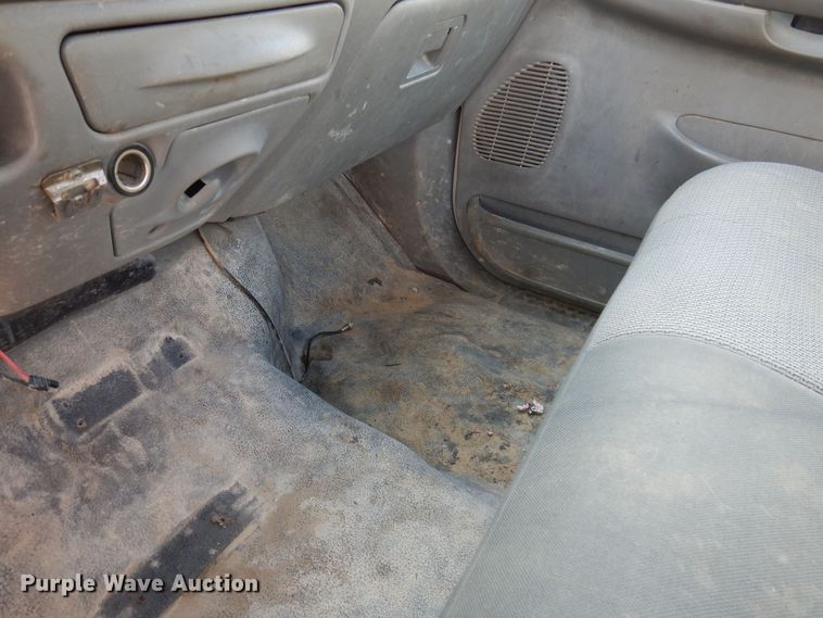 image for item KW9583 2004 Ford F250 Super Duty XL  pickup truck