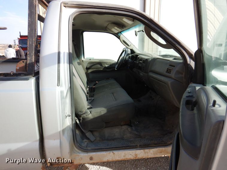 image for item KW9583 2004 Ford F250 Super Duty XL  pickup truck