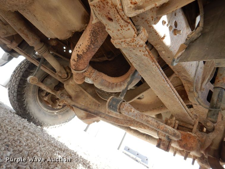 image for item KW9583 2004 Ford F250 Super Duty XL  pickup truck