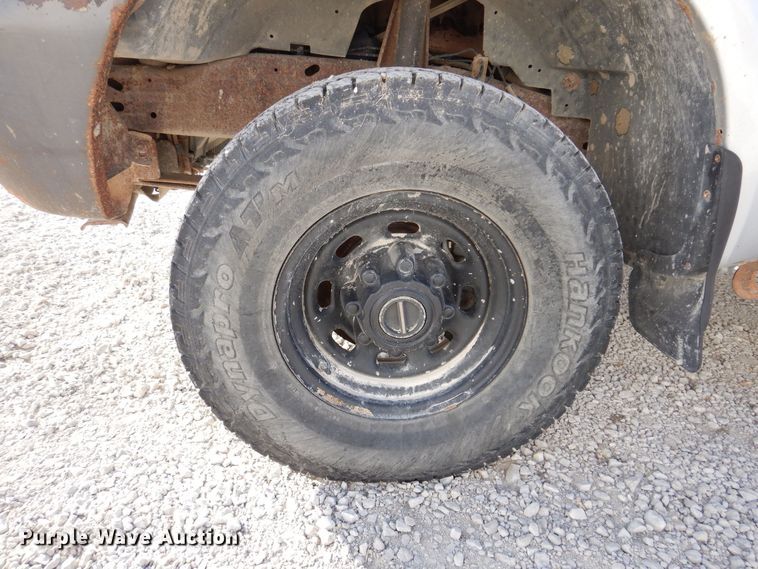 image for item KW9583 2004 Ford F250 Super Duty XL  pickup truck