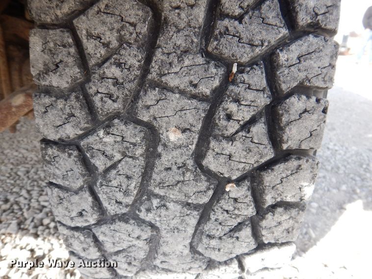 image for item KW9583 2004 Ford F250 Super Duty XL  pickup truck