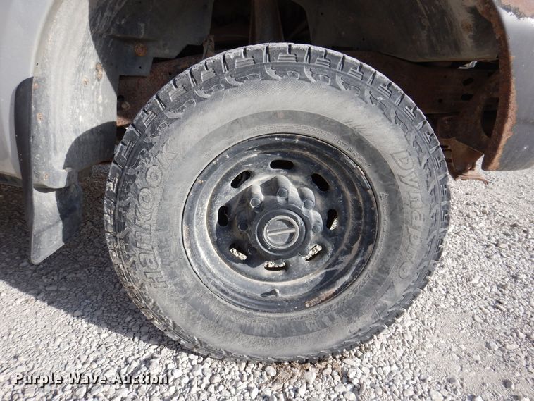 image for item KW9583 2004 Ford F250 Super Duty XL  pickup truck