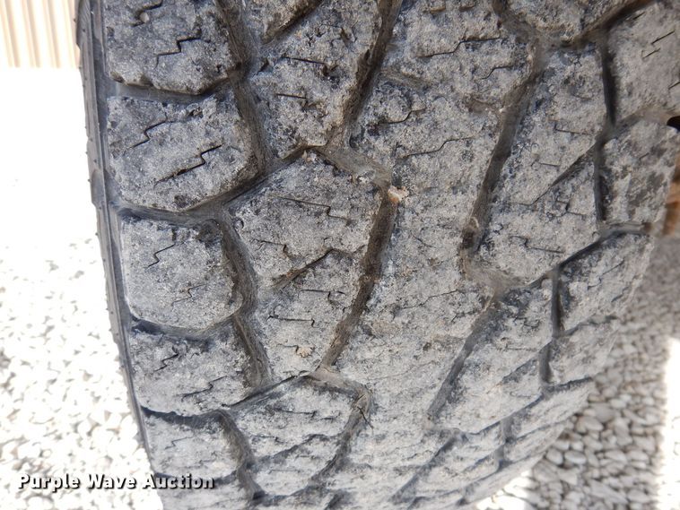 image for item KW9583 2004 Ford F250 Super Duty XL  pickup truck