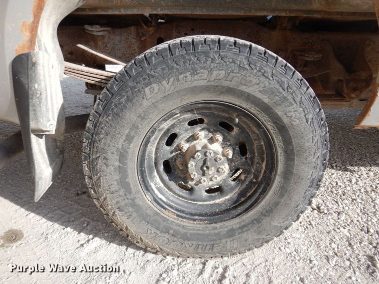 image for item KW9583 2004 Ford F250 Super Duty XL  pickup truck