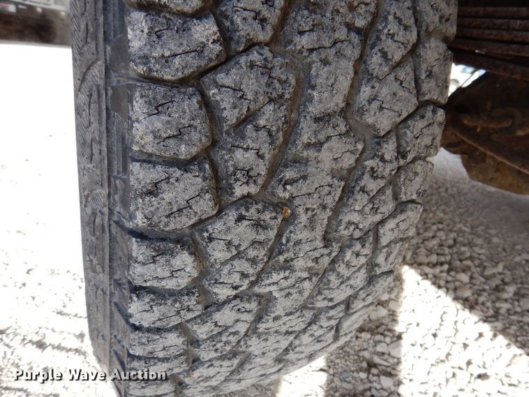 image for item KW9583 2004 Ford F250 Super Duty XL  pickup truck