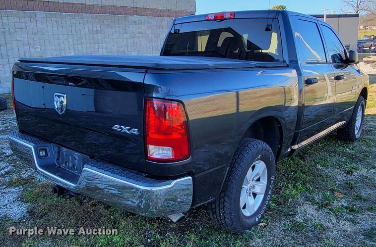 image for item LR9142 2013 Dodge Ram 1500  Crew Cab pickup truck