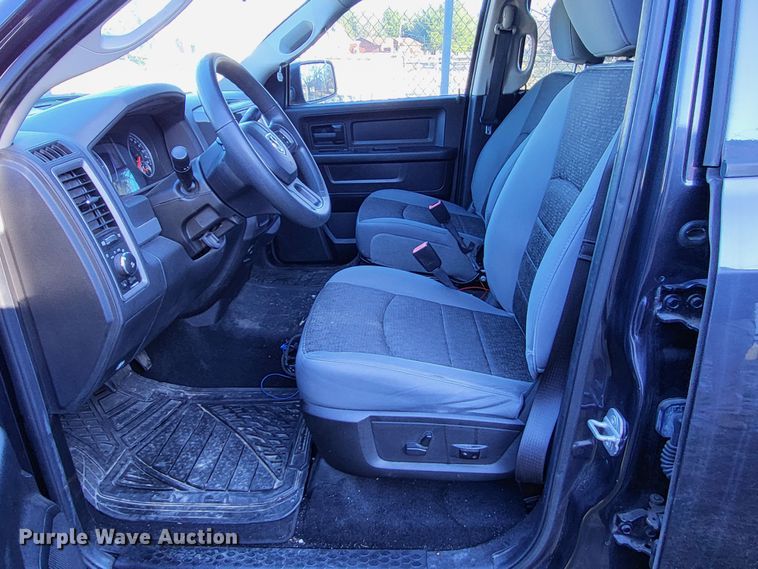 image for item LR9142 2013 Dodge Ram 1500  Crew Cab pickup truck