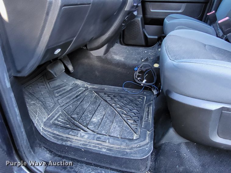 image for item LR9142 2013 Dodge Ram 1500  Crew Cab pickup truck